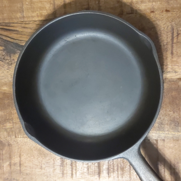 Vintage Unmarked BSR Cast Iron Skillet, #5 - Picture 3 of 13